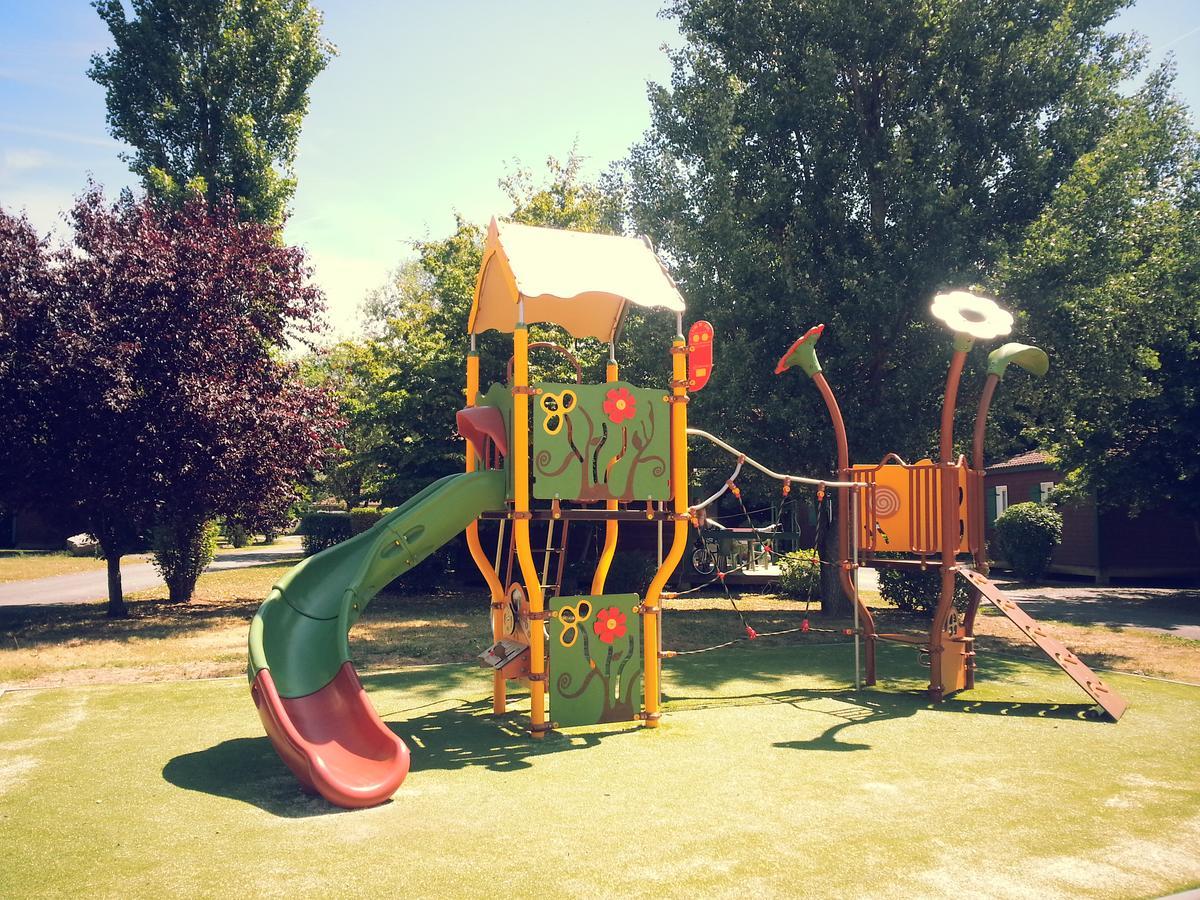 Camping Les Portes Du Beaujolais Anse Exteriér fotografie