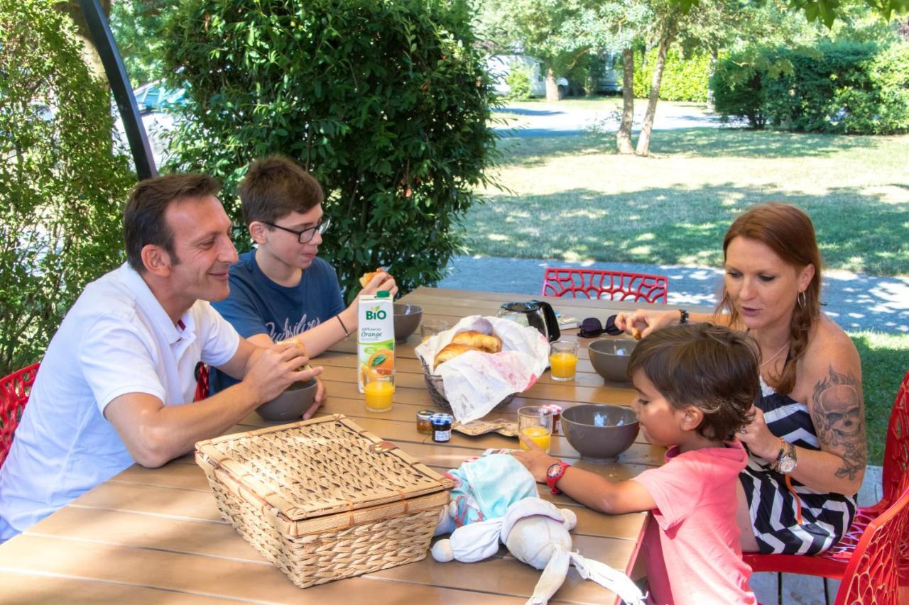 Camping Les Portes Du Beaujolais Anse Exteriér fotografie