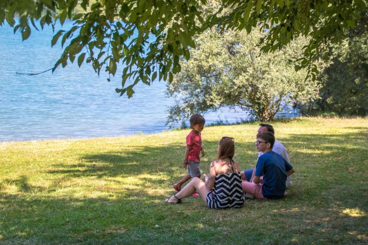 Camping Les Portes Du Beaujolais Anse Exteriér fotografie
